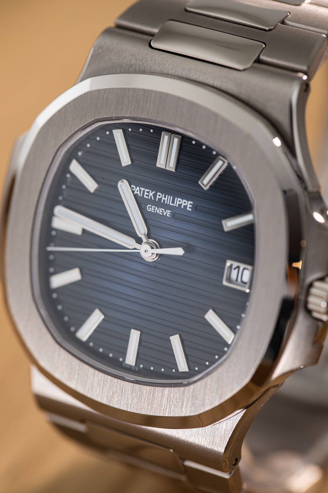 Nautilus White Gold 5811/1G-001