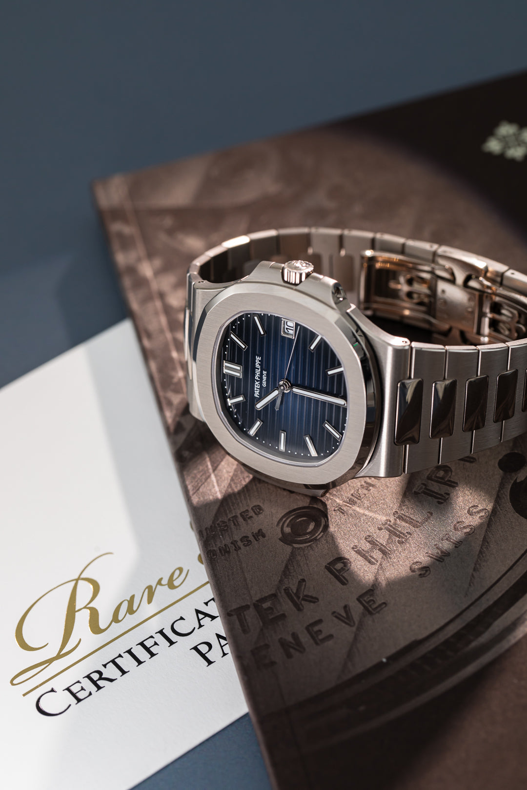 Nautilus White Gold 5811/1G-001