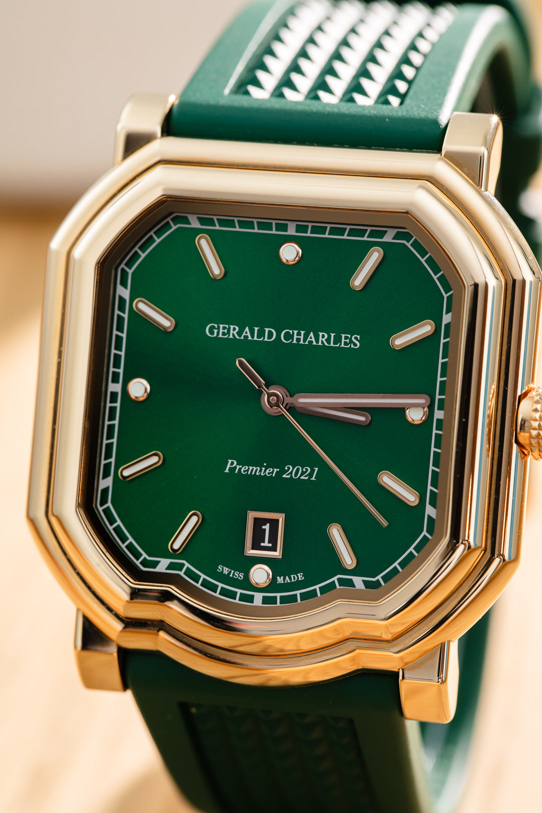 Maestro 2.0 Ultra-thin Green Dial
