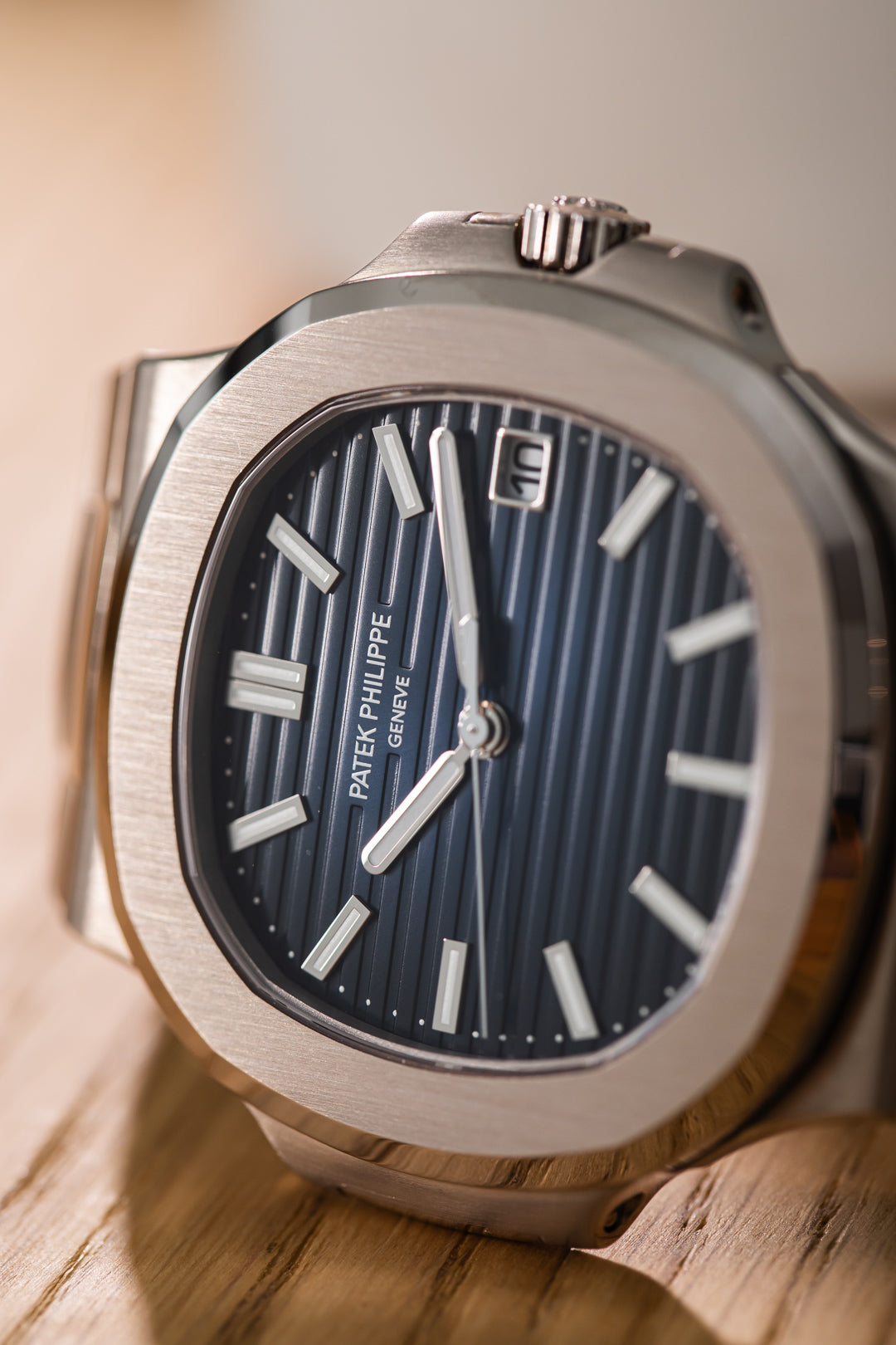 Nautilus White Gold 5811/1G-001