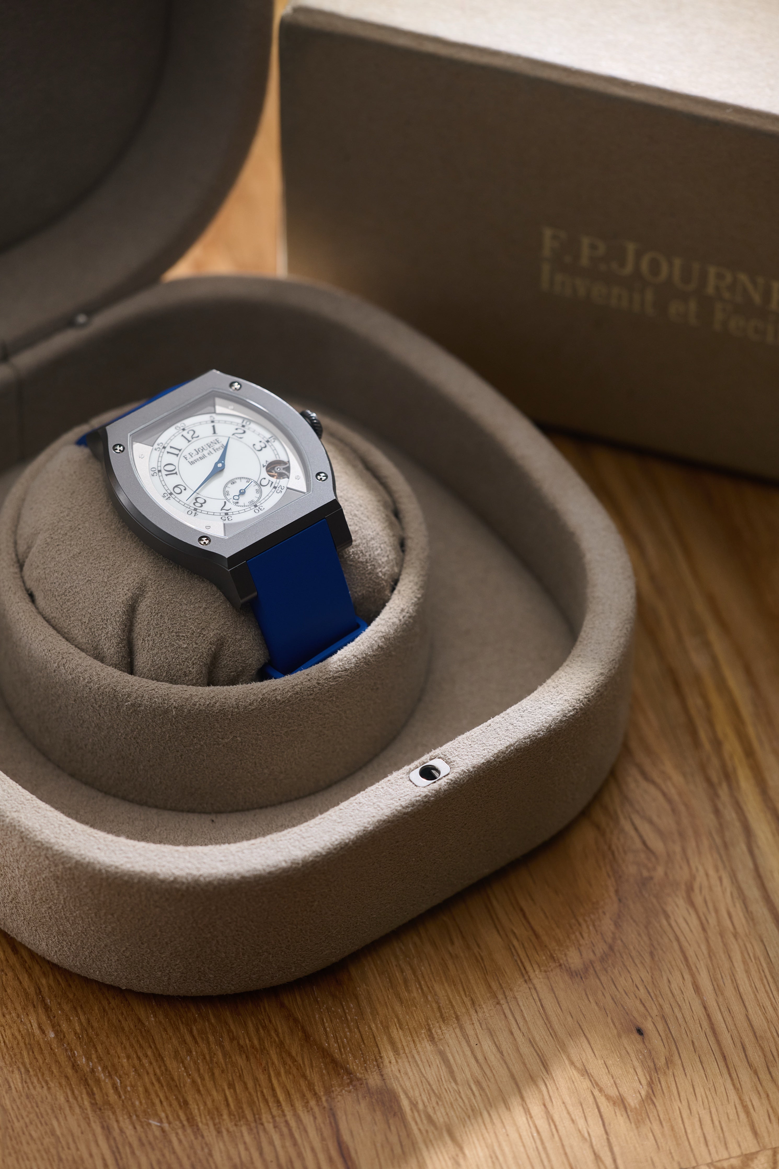 F.P. Journe Elegante