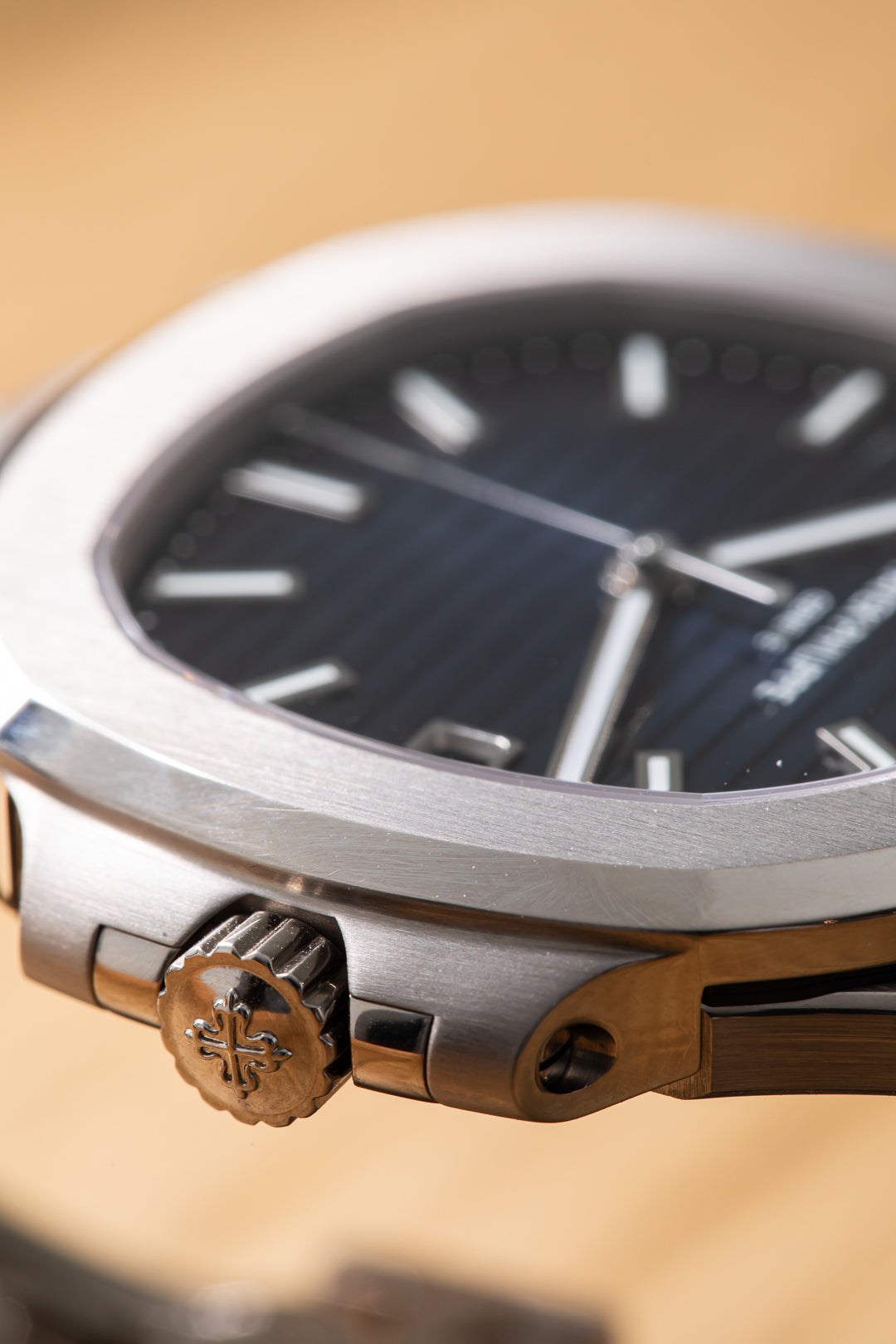 Nautilus White Gold 5811/1G-001