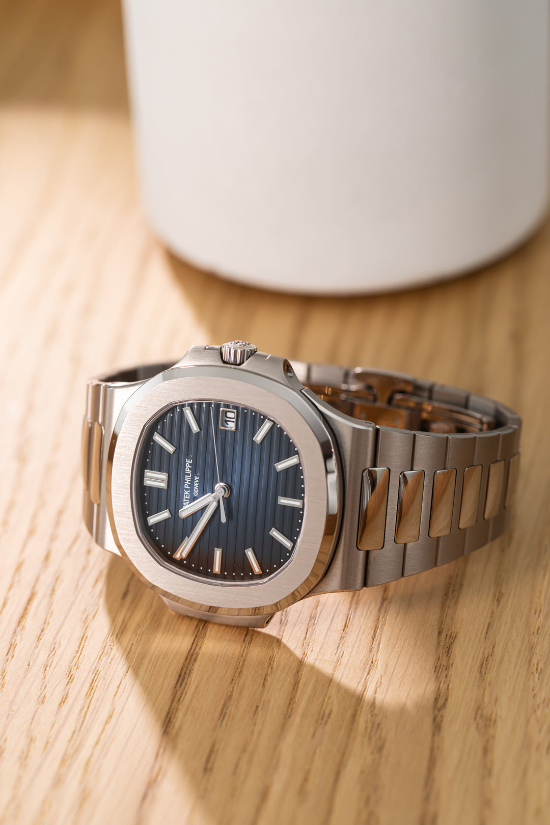 Nautilus White Gold 5811/1G-001